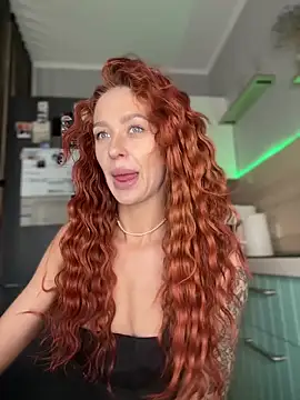 Snapshot of LittleFox___ chatting on 3, 2, 2026 LittleFox online show from 3, 2, 2026