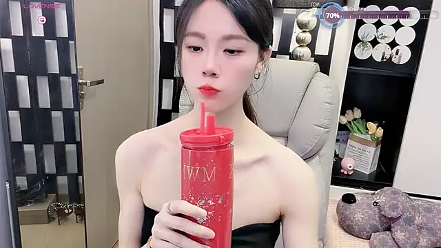 Snapshot of Yueyue-MM chatting on 18, 6, 2026 Yueyue-MM online show from 18, 6, 2026