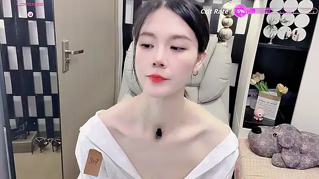 Snapshot of Yueyue-MM chatting on 6, 6, 2026 Yueyue-MM online show from 6, 6, 2026