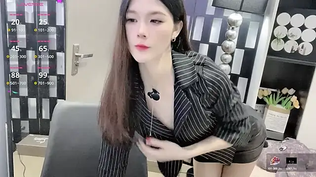 Yueyue-MM online show from 17, 10, 2025