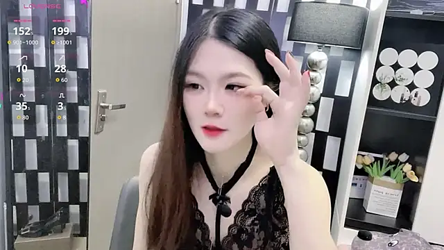 Yueyue-MM online show from 28, 10, 2025