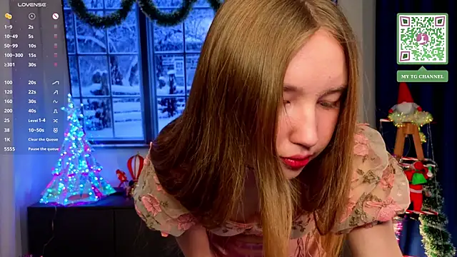 ElfredaTupy online show from 5, 12, 2025