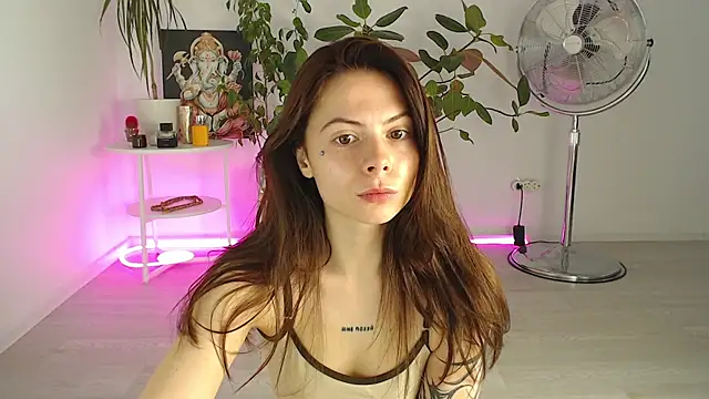 ChloeSummers online show from 3, 10, 2025