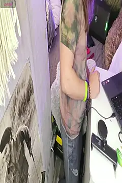 JuliCarl online show from 15, 4, 2026