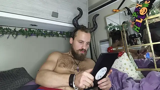 JuliCarl online show from 30, 10, 2025