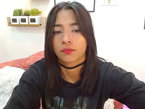 Aliciacute   online show from 4, 10, 2025