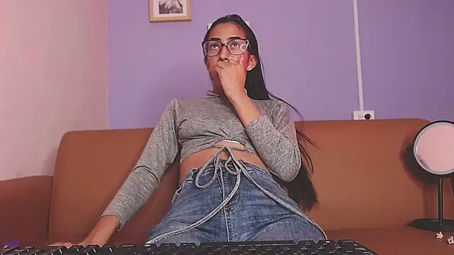 akisha lims26 online show from 9, 10, 2025