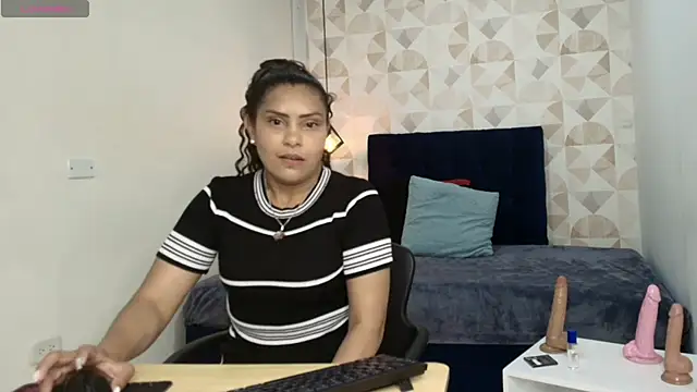 Ivi Rose   online show from 12, 9, 2025