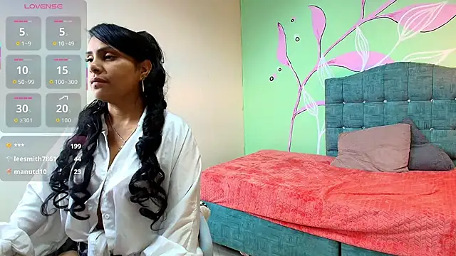 Ivi Rose   online show from 28, 9, 2025