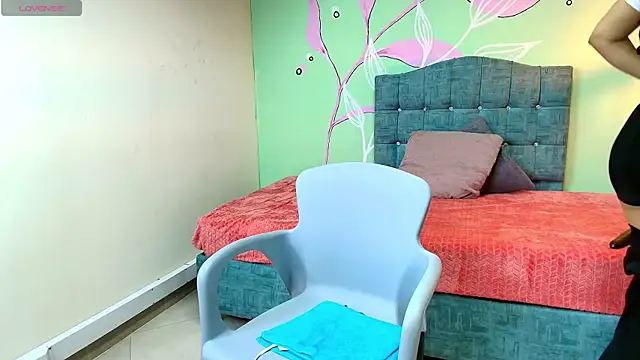 Ivi Rose   online show from 26, 9, 2025