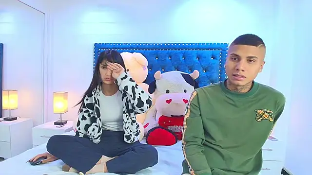 Snapshot of Damian_and_roxanne chatting on 20, 9, 2025 Damian and roxanne online show from 20, 9, 2025