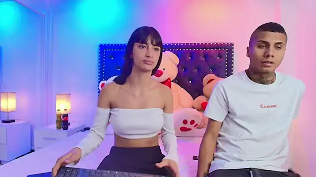 Snapshot of Damian_and_roxanne chatting on 9, 10, 2025 Damian and roxanne online show from 9, 10, 2025