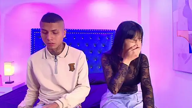 Snapshot of Damian_and_roxanne chatting on 8, 11, 2025 Damian and roxanne online show from 8, 11, 2025