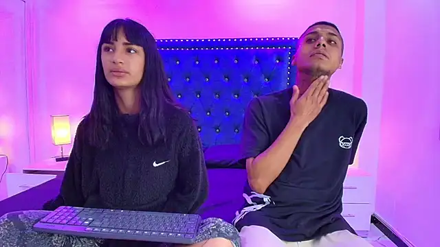 Snapshot of Damian_and_roxanne chatting on 6, 11, 2025 Damian and roxanne online show from 6, 11, 2025