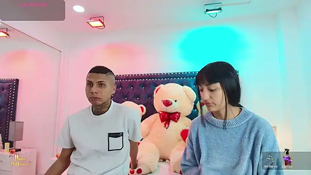 Snapshot of Damian_and_roxanne chatting on 25, 10, 2025 Damian and roxanne online show from 25, 10, 2025