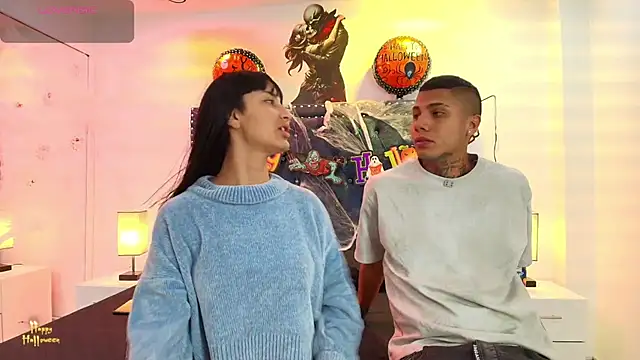 Snapshot of Damian_and_roxanne chatting on 29, 10, 2025 Damian and roxanne online show from 29, 10, 2025