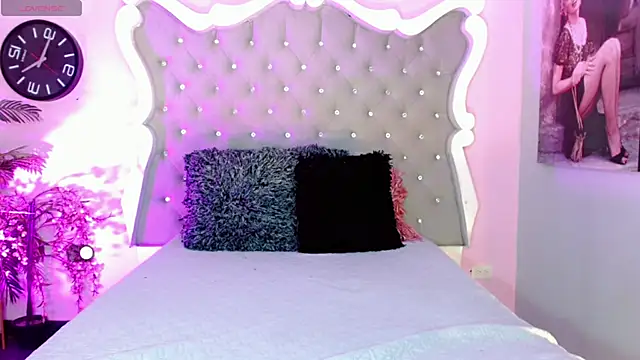 Honey Moontsts online show from 17, 1, 2026