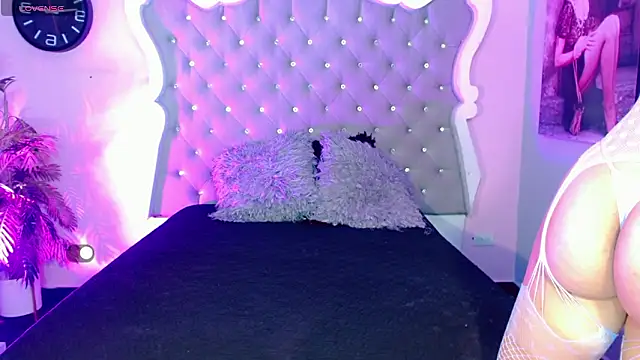 Snapshot of Honey_Moontsts chatting on 4, 3, 2026 Honey Moontsts online show from 4, 3, 2026