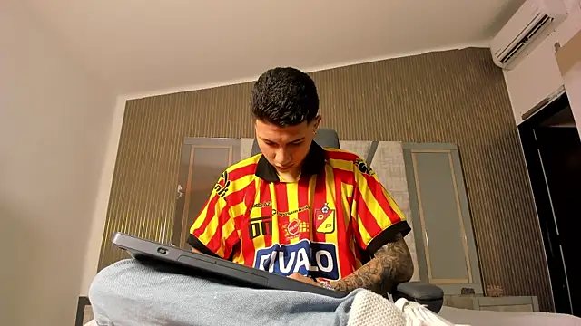 Snapshot of liaamsmiith_ chatting on 27, 9, 2025 liaamsmiith online show from 27, 9, 2025