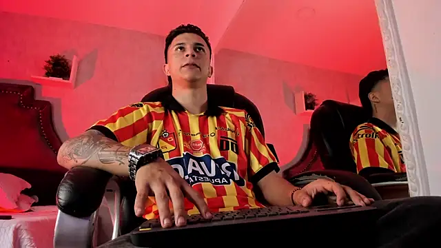 liaamsmiith  online show from 8, 2, 2026