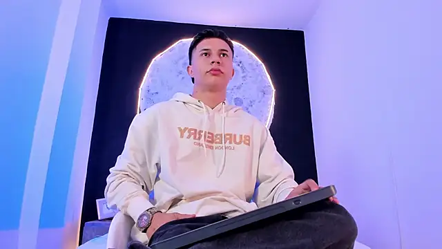 Snapshot of liaamsmiith_ chatting on 25, 10, 2025 liaamsmiith online show from 25, 10, 2025