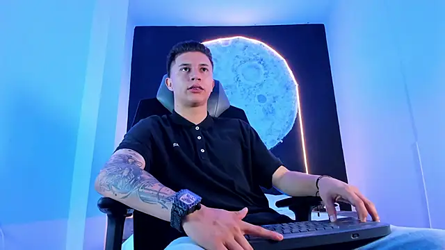 Snapshot of liaamsmiith_ chatting on 7, 11, 2025 liaamsmiith online show from 7, 11, 2025