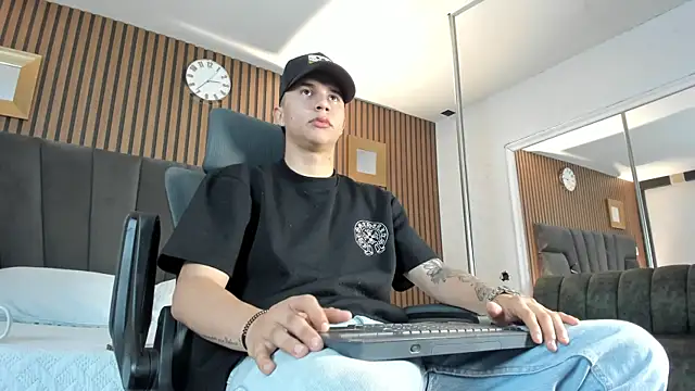 Snapshot of liaamsmiith_ chatting on 2, 10, 2025 liaamsmiith online show from 2, 10, 2025