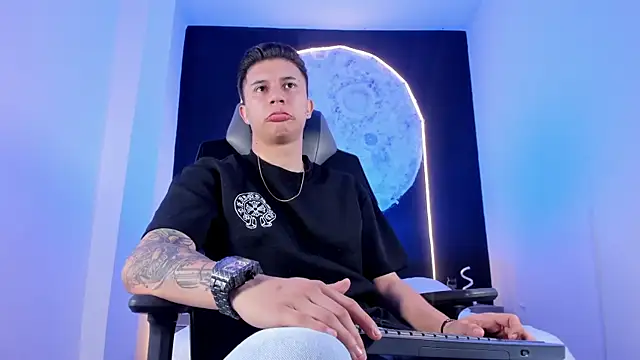 Snapshot of liaamsmiith_ chatting on 9, 11, 2025 liaamsmiith online show from 9, 11, 2025