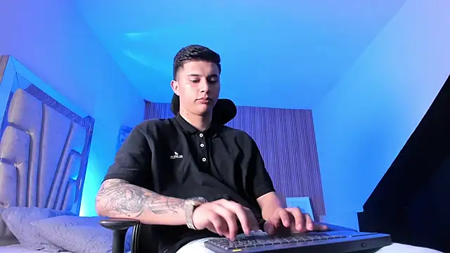 Snapshot of liaamsmiith_ chatting on 1, 10, 2025 liaamsmiith online show from 1, 10, 2025