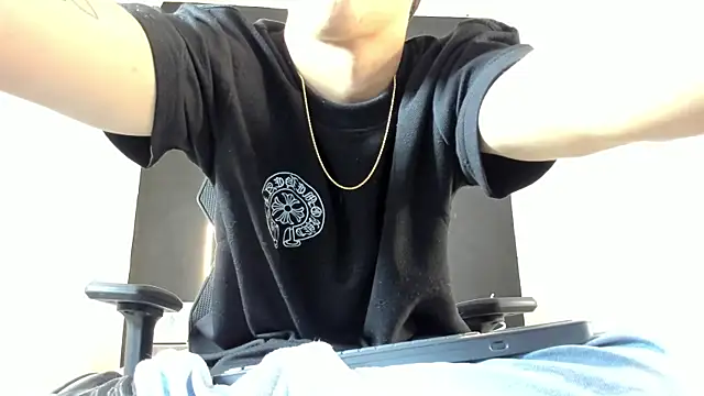 Snapshot of liaamsmiith_ chatting on 24, 10, 2025 liaamsmiith online show from 24, 10, 2025