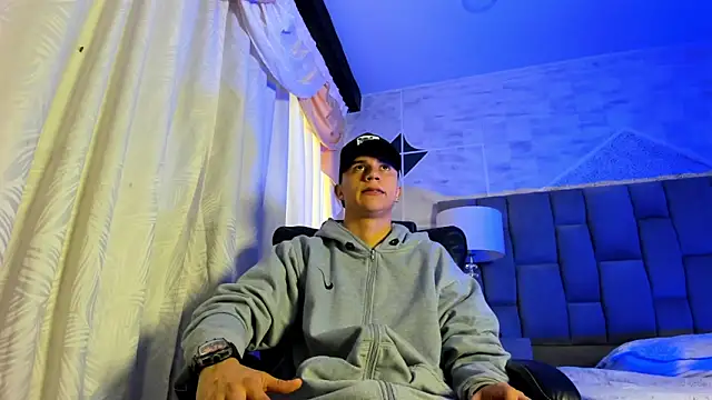 Snapshot of liaamsmiith_ chatting on 10, 10, 2025 liaamsmiith online show from 10, 10, 2025