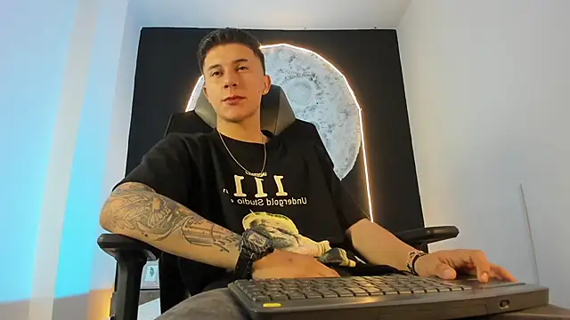 Snapshot of liaamsmiith_ chatting on 1, 11, 2025 liaamsmiith online show from 1, 11, 2025