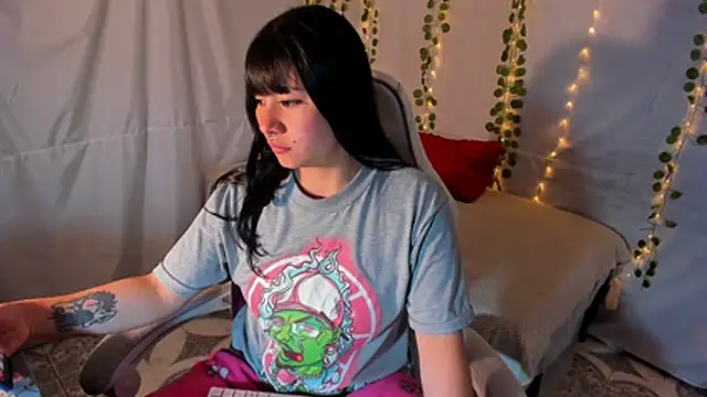 Zulema R1 online show from 10, 11, 2025