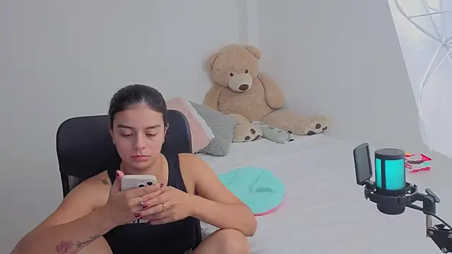 valerihouse online show from 1, 4, 2026