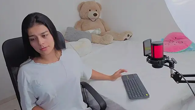 valerihouse online show from 4, 3, 2026