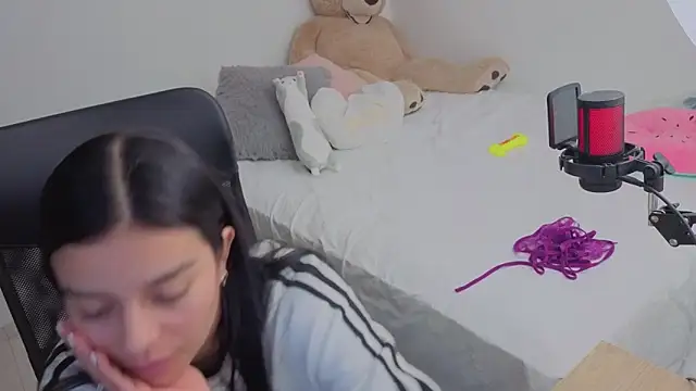 valerihouse online show from 5, 3, 2026