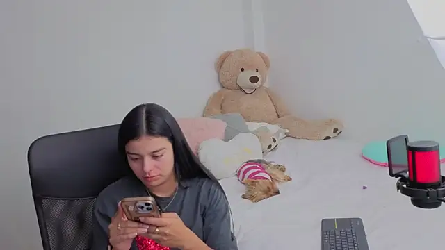 valerihouse online show from 1, 3, 2026