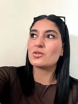 Scarlett 12 online show from 28, 9, 2025