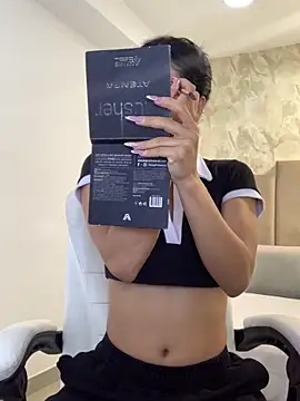 Scarlett 12 online show from 18, 4, 2026