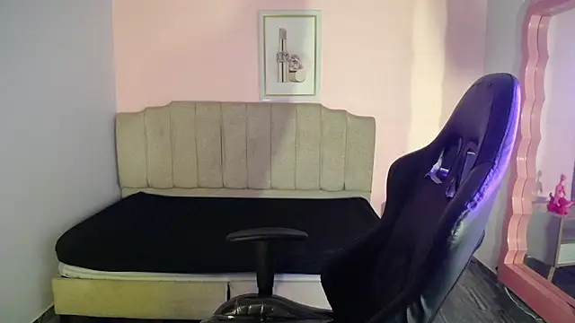 Snapshot of Vivi_rosse_ch chatting on 21, 10, 2025 Vivi rosse ch online show from 21, 10, 2025