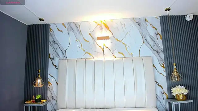 AariaLove online show from 13, 11, 2025