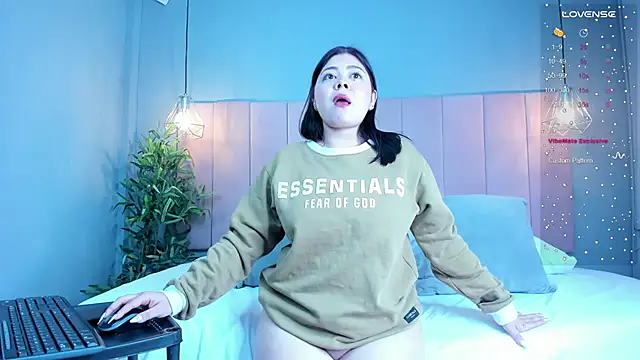 AariaLove online show from 24, 9, 2025