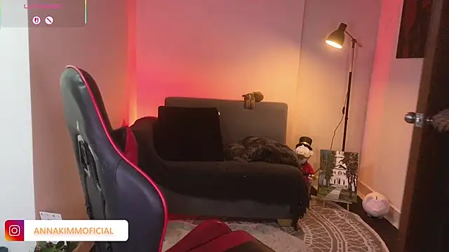 AnnaKimm online show from 3, 10, 2025