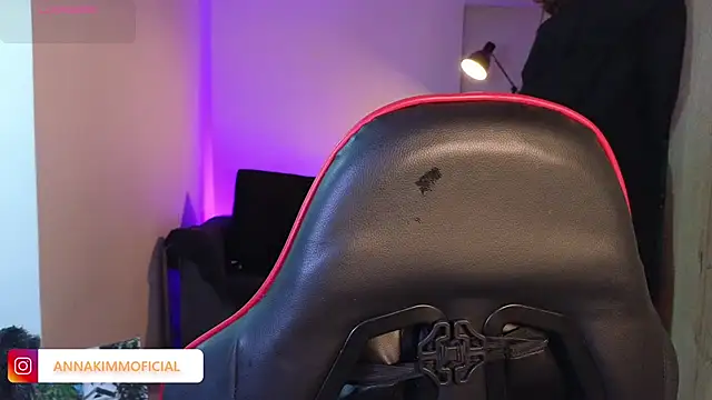 AnnaKimm online show from 9, 9, 2025