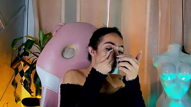 Snapshot of Cristal_Gem1 chatting on 27, 6, 2026 Cristal Gem1 online show from 27, 6, 2026
