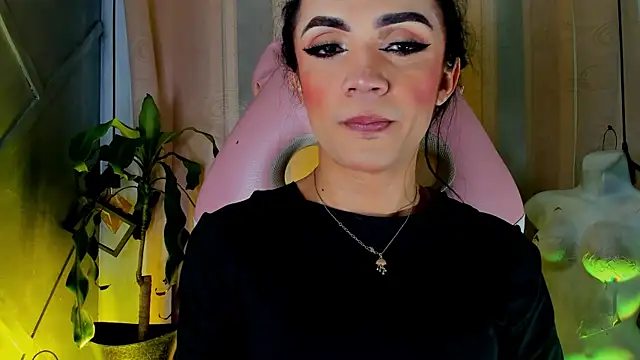 Snapshot of Cristal_Gem1 chatting on 10, 7, 2026 Cristal Gem1 online show from 10, 7, 2026
