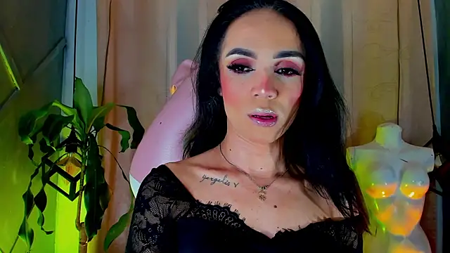 Snapshot of Cristal_Gem1 chatting on 18, 7, 2026 Cristal Gem1 online show from 18, 7, 2026