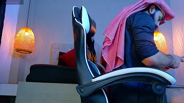 Thaiel Fosteer online show from 23, 10, 2025