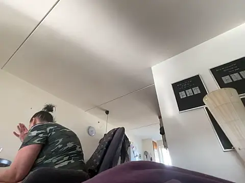 Tina-Maria online show from 18, 10, 2025