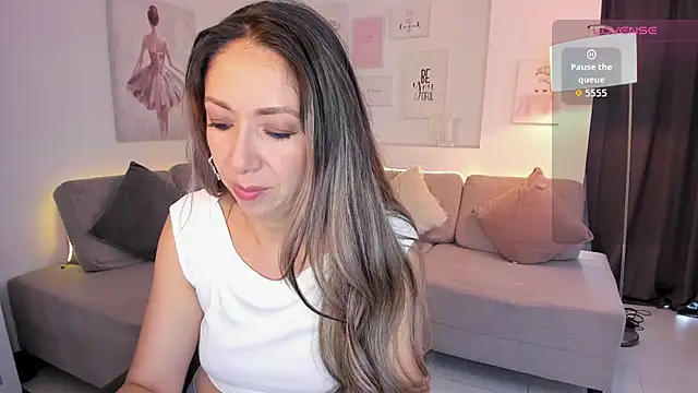 Laly dolce online show from 4, 10, 2025